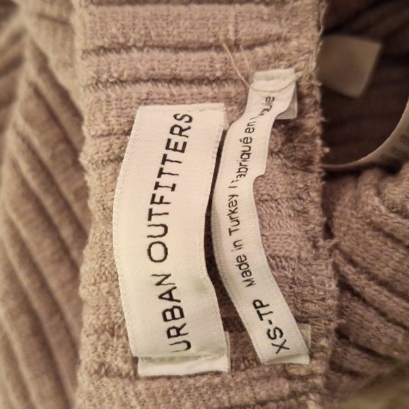 Pre-owned used good condition Urban Outfitters Flare pants Size XS - Picture 4 of 6